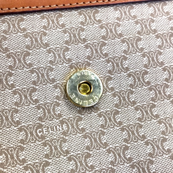 CELINE MACADAME ENVELOPE CLUTCH - Picture 13 of 15